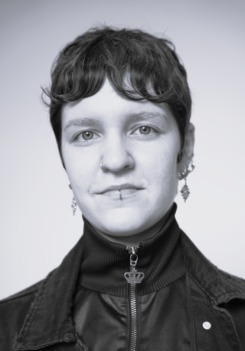 Frau  Nicole Tisch