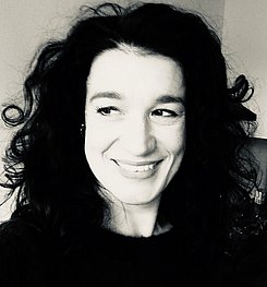 Frau Dipl.-Designerin Isabel Bolk